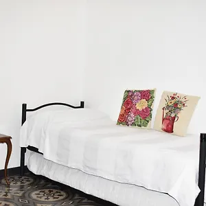 appartamento-magico-nel-centro-del-borgo-lancora.hotelitalianriviera.com/